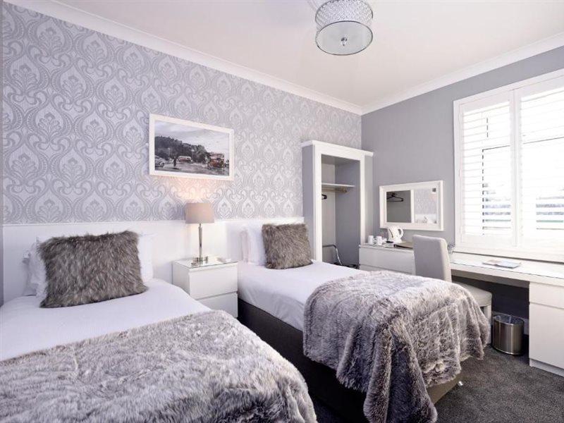 อัลฟ่า เกสท์เฮาส์ Bed & Breakfast เอดินบะระ ภายนอก รูปภาพ