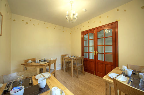 อัลฟ่า เกสท์เฮาส์ Bed & Breakfast เอดินบะระ ภายนอก รูปภาพ