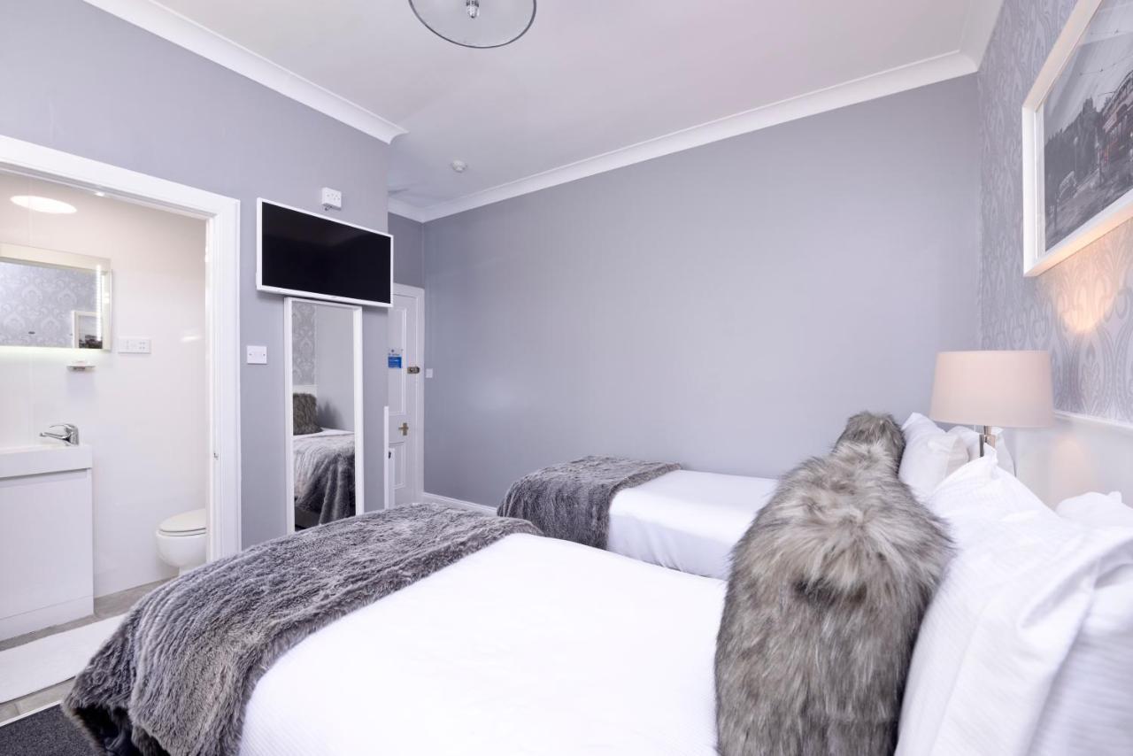 อัลฟ่า เกสท์เฮาส์ Bed & Breakfast เอดินบะระ ภายนอก รูปภาพ